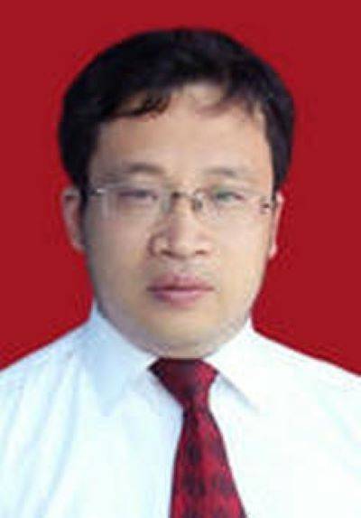陈天华（鹰潭市行政审批局党组成员、四级调研员）