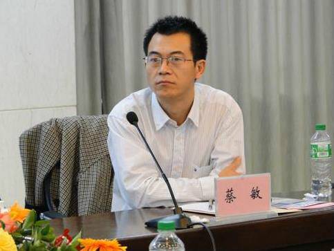 蔡敏（重庆市政协委员、重庆工商大学图书馆馆长）