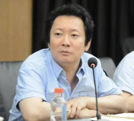 曹明（武汉市水务集团有限公司党委委员、董事，武汉三镇实业控股股份有限公司党委书记）