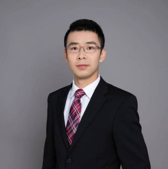 周杨（复旦大学上海数学中心青年研究员）