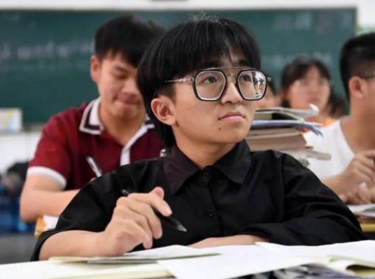 张亮（安徽“扭扭车少年”，芜湖翰林科技股份有限公司CEO）