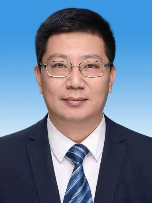 刘洪（第十四届全国政协委员，江苏省南通市人民政府副市长，民盟南通市委主委）