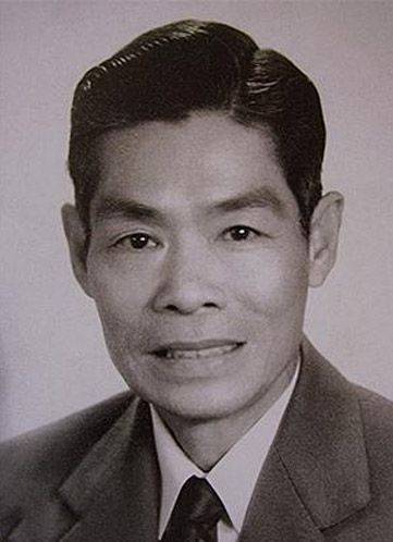 李海泉（中国著名粤剧丑生、小生演员）