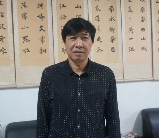 李春平（安康学院教师）