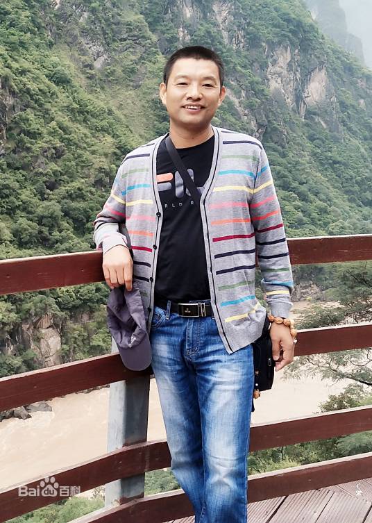王文良（相城区非物质文化遗产传承人、核雕技艺大师）