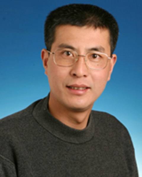 陈建辉（浙江医药股份有限公司新昌制药厂合成副厂长）