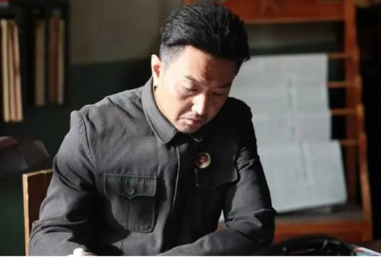 王万春（农村题材电视剧《老农民》中的角色）