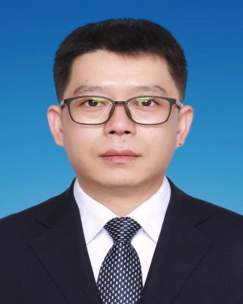 张雪峰（云南省楚雄州审计局党组成员、副局长）