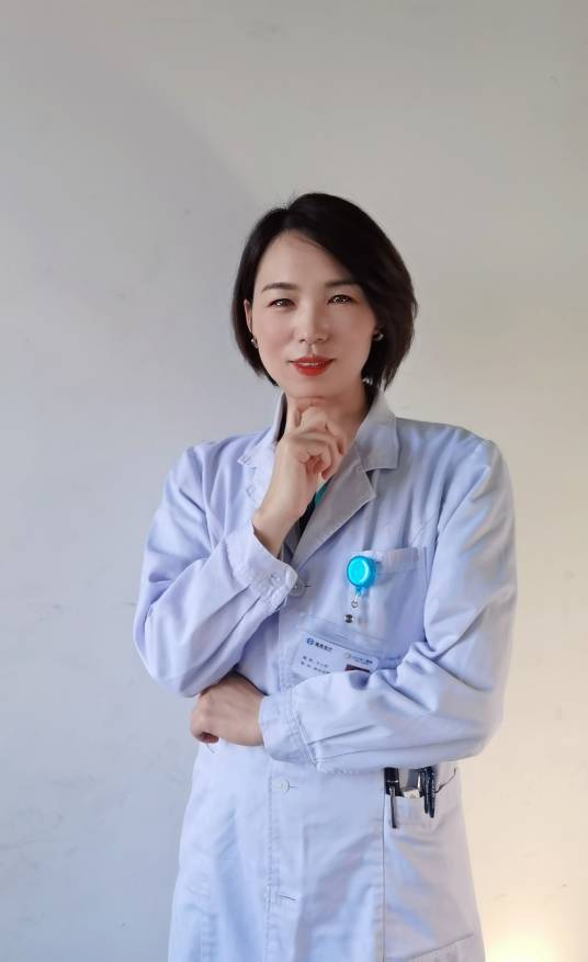 王小芳（眼科副主任医师）