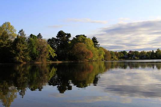 水晶湖（电影黑色星期五系列主要地点）