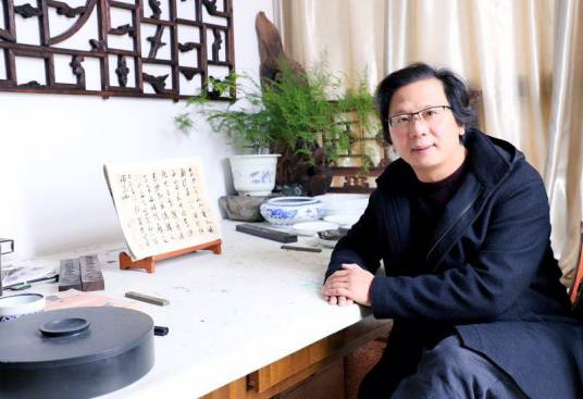 李小龙（中国美术家协会会员、北京昌平区美术家协会副主席）