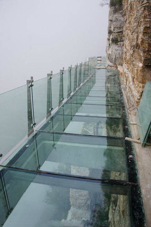 玻璃栈道（河北省涞源县白石山景区）