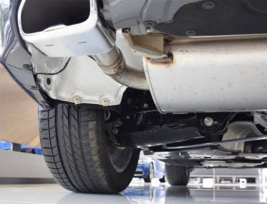 双球节弹簧减震支柱前桥