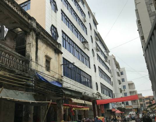 长岐镇（广东省茂名市化州市辖镇）