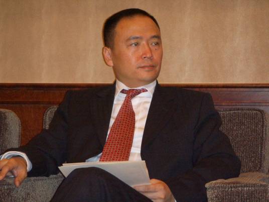 金鑫(上海华丽家族(集团)有限公司董事)