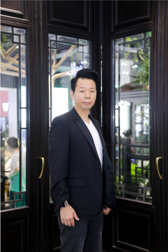 高振中(高登铝业集团总裁)