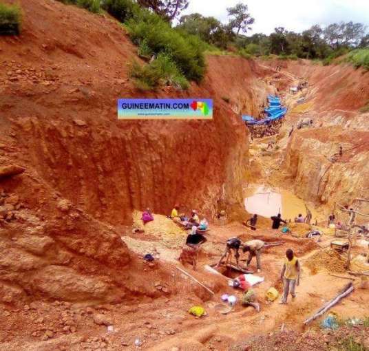 3·3几内亚金矿坍塌事故