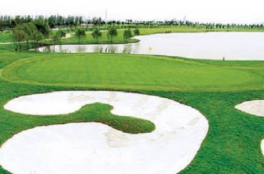 双山高尔夫球场