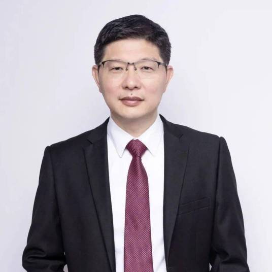 陆建平(苏州天华超净科技股份有限公司总裁)