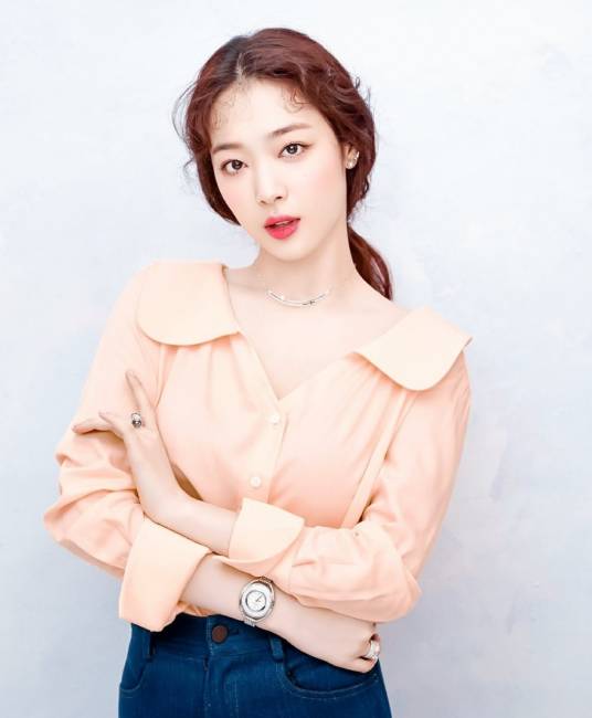 崔雪莉(韩国女歌手、演员、主持人)