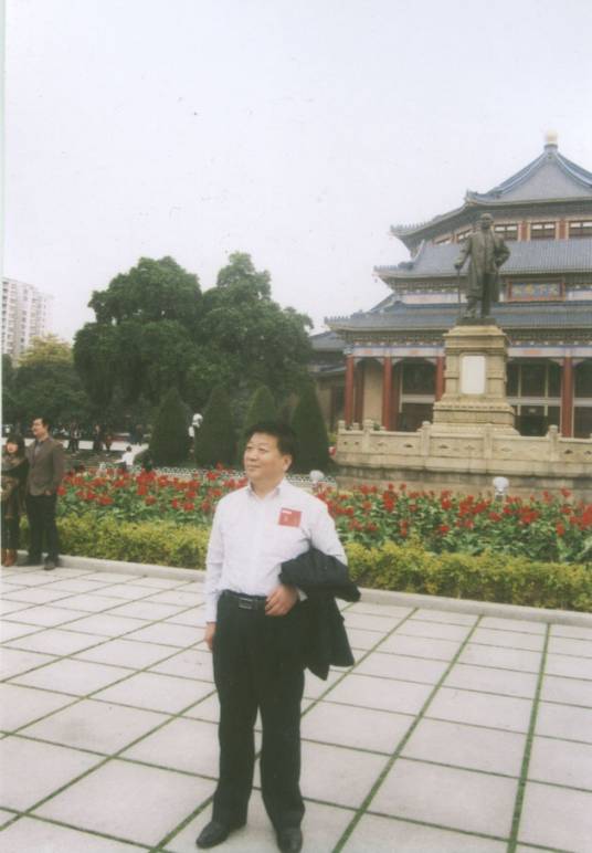 张晓红（毛体书法家）