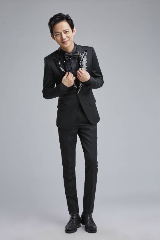 何炅(中国内地男主持人、演员、歌手、导演、作家)