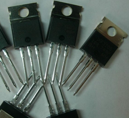 金属氧化物半导体场效应晶体管