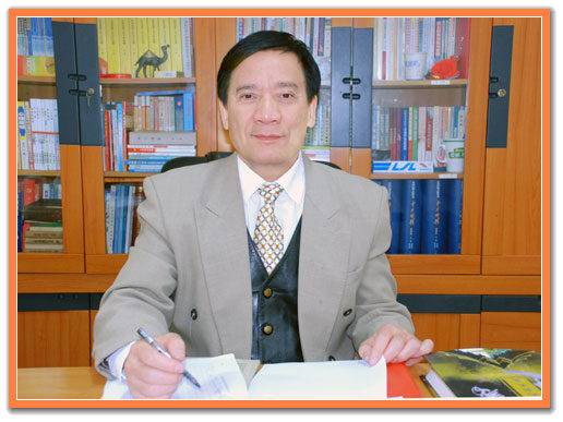 潘俊英(原广西经济管理干部学院党委副书记、教授)