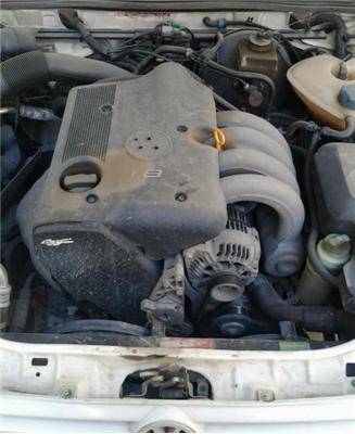 桑塔纳和桑塔纳2000轿车的结构与维修