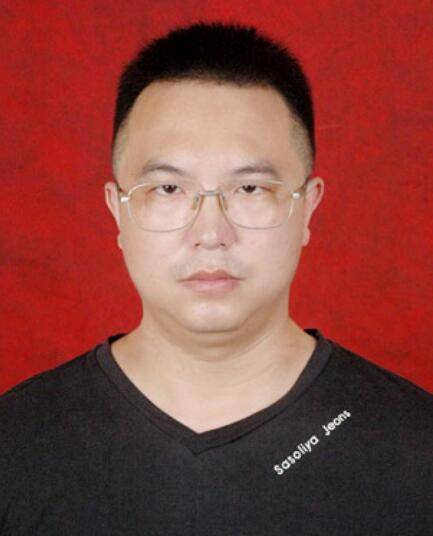 汪伟（安徽省桐城市双新开发区伊洛村村委委员）