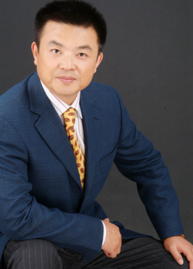 张浩（内蒙古电视台新闻联播主播）