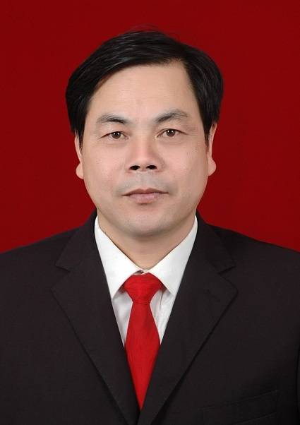 邓建华（江西省永丰县人大常委会原党组成员、副主任）