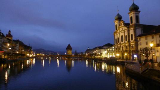 卢塞恩（瑞士琉森州的首府）