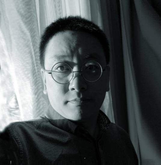 靳文艺（上海刘海粟美术馆副馆长，画家、设计艺术家、策展人）