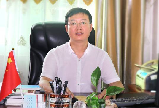 贺志明（江西信息应用职业技术学院党委书记）