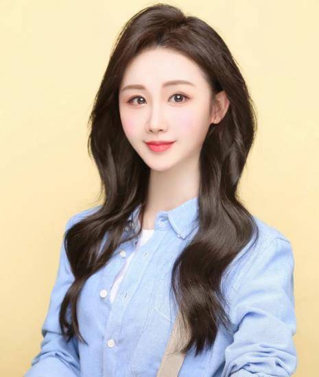 朱莹莹（江西省赣剧院赣剧演员、中国戏剧家协会会员）