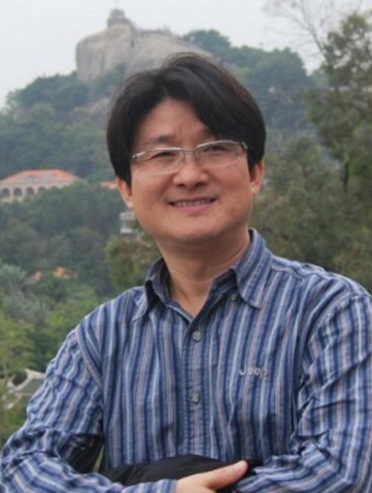 李亮（江苏省中小学教学研究室老师）