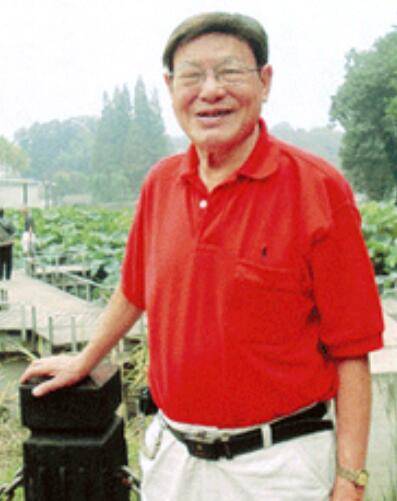 方明（合肥市书法家协会名誉主席）