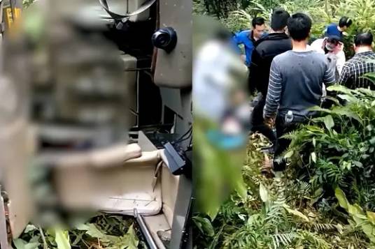 1·27平南中巴车侧翻事故