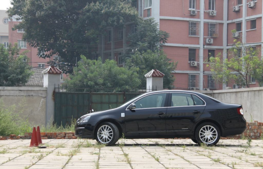 2009款速腾 2.0L 自动真皮版