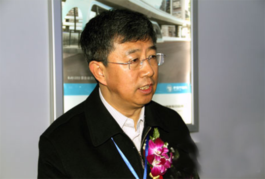 李洪俊（北京欧V新能源客车事业部常务副总经理）