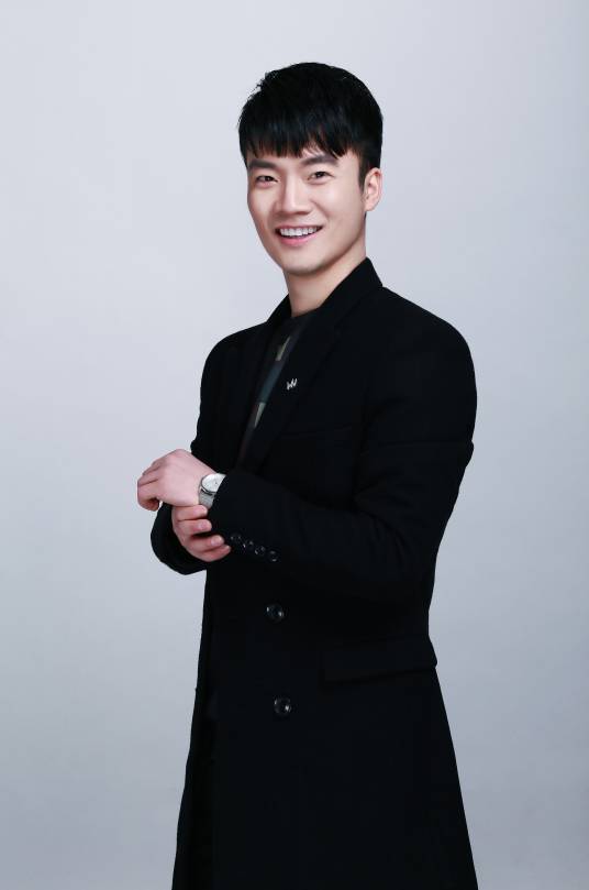 李砚(作曲家、中国音乐制作人、心乐理创始人CEO)