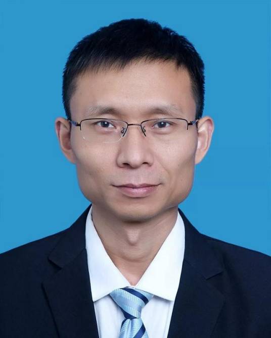 陈益峰(海宁市尖山新区综治办主任、党政办副主任)