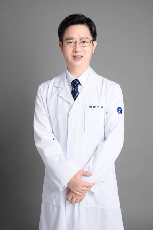 王凯军(浙江大学眼科医院副院长、浙大二院眼科中心副主任)