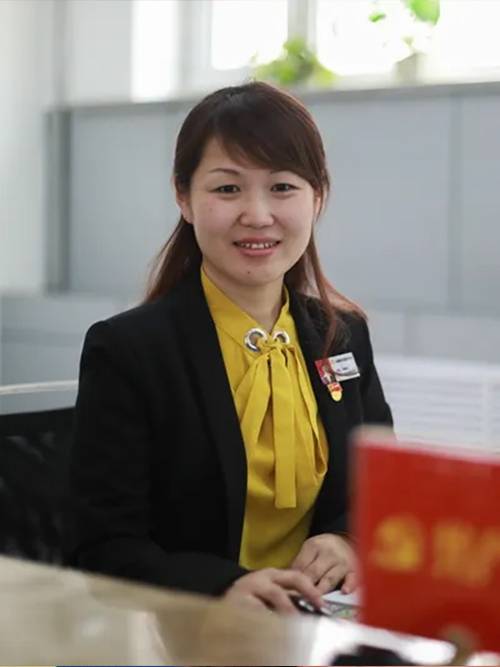 郝丽影（中共二十大代表、哈尔滨市道里区抚顺街道抚顺社区党委书记）