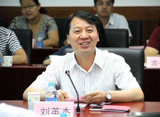 刘英杰（原农业部人事劳动司副司长）