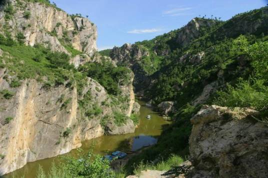 龙潭峡谷(河北省保定市满城区龙潭峡谷)