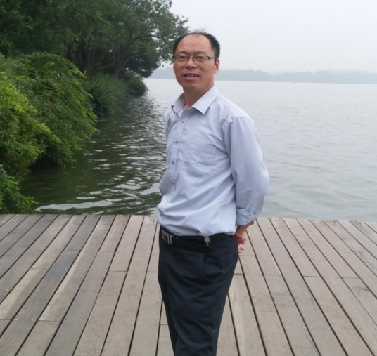 胡建新（中华环保联合会环境公益律师）