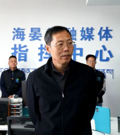 胡维忠（青海日报社党组书记、社长）