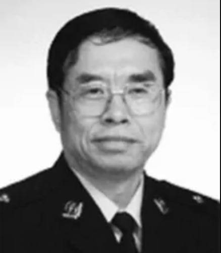 姜廷顺（大连公安局交通警察支队副支队长）